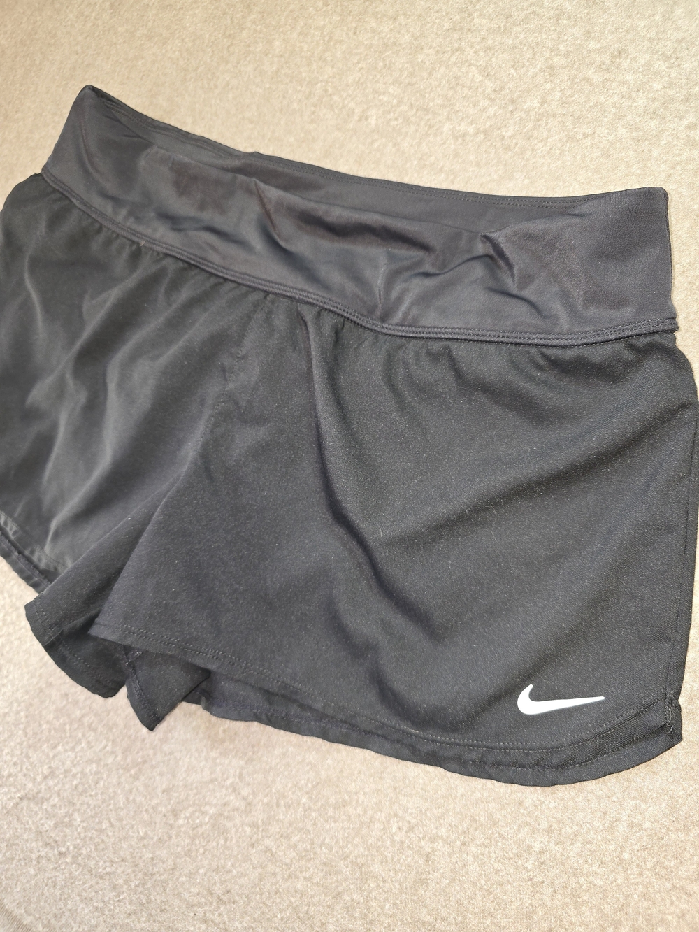 Nike Women’s Black Athletic Shorts with Built-In Liner Large